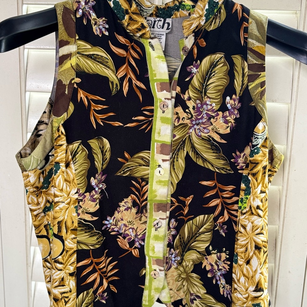 Faith Floral Button Down Sleeveless Shirt - Black and Green‎ large sequins